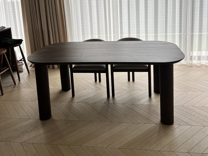 ĄŽUOLO MASYVO OVALUS VALGOMOJO STALAS - MASA, ĄŽUOLINĖS KOJOS