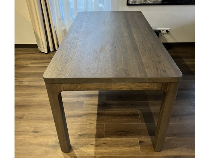 ĄŽUOLO MASYVO OVALUS VALGOMOJO STALAS - KARARA, ĄŽUOLINĖS KOJOS